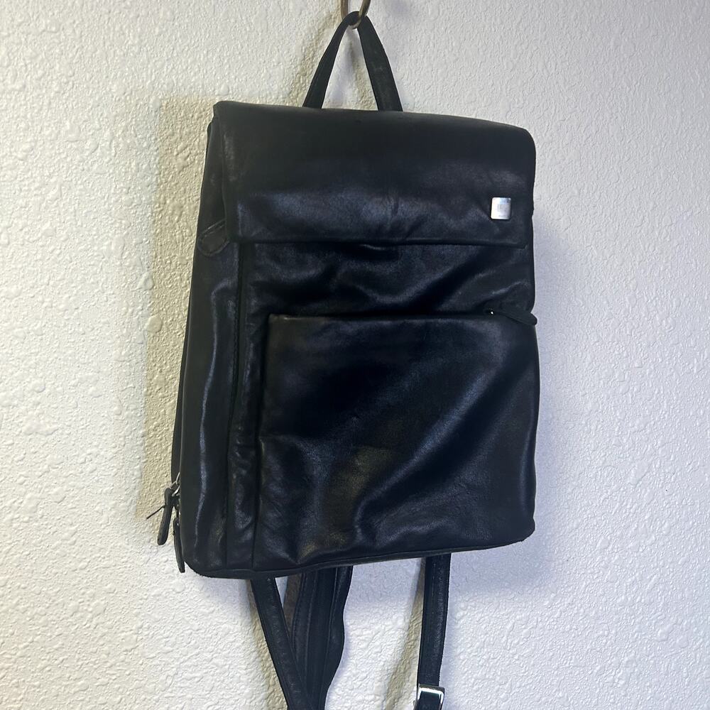 Wilson Leather Backpack, vintage, zipper pockets